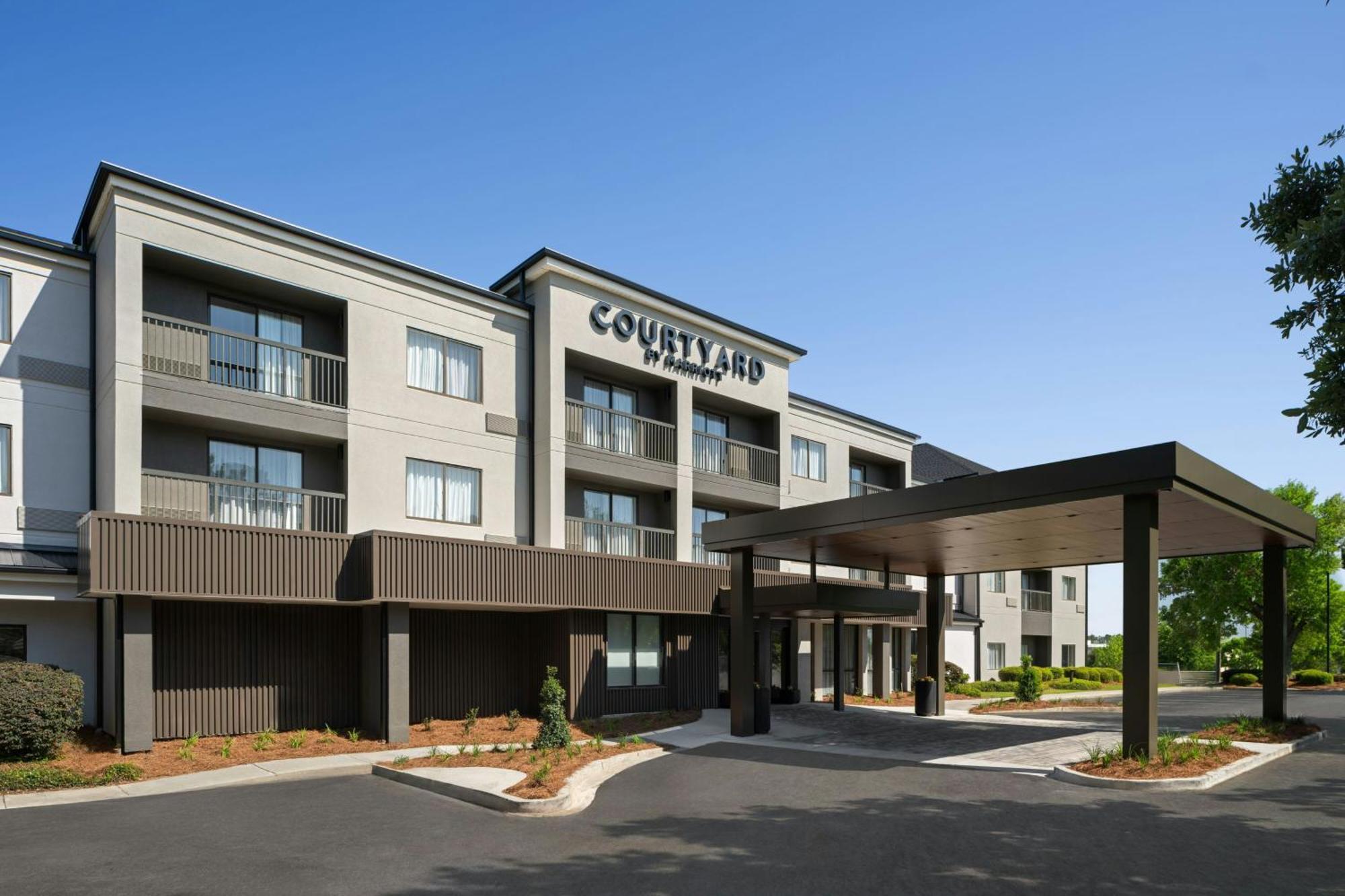 Отель Courtyard By Marriott Валдоста Экстерьер фото